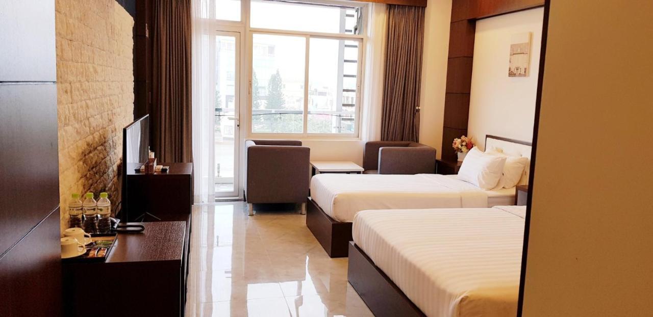 Quoc Thanh Hotel Long Khanh Exterior foto